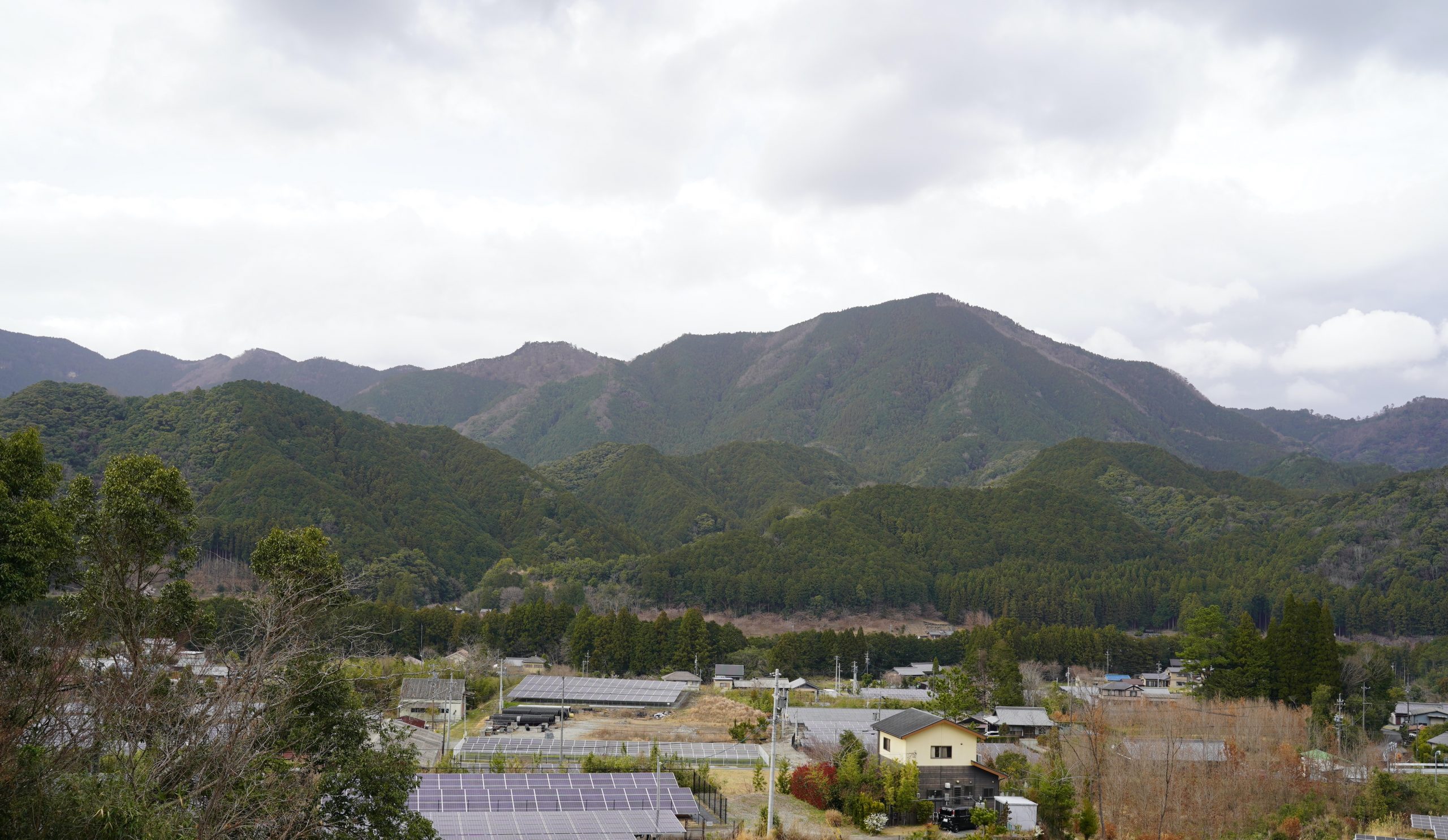 上菅の高台から見渡せる山々