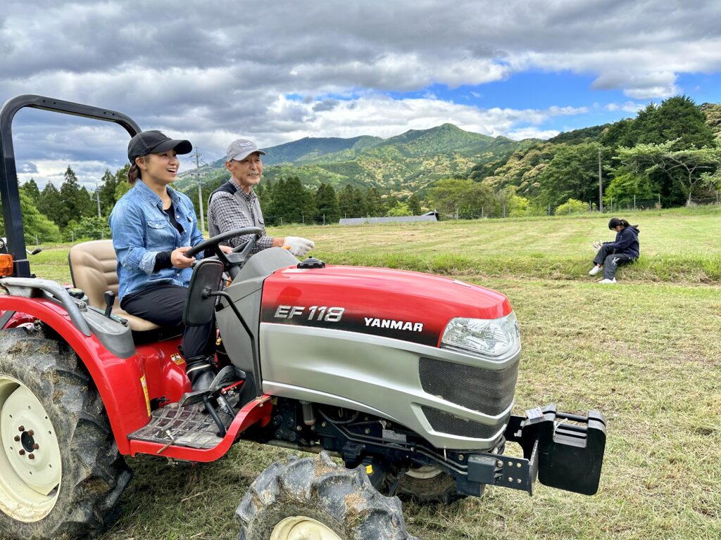 父・守（まもる）さんと川竹 美奈さん