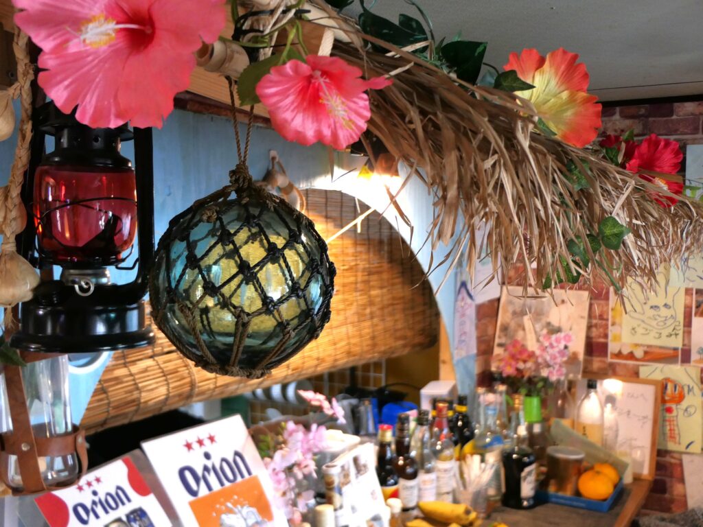 カフェ「恋するしっぽ。」の店内