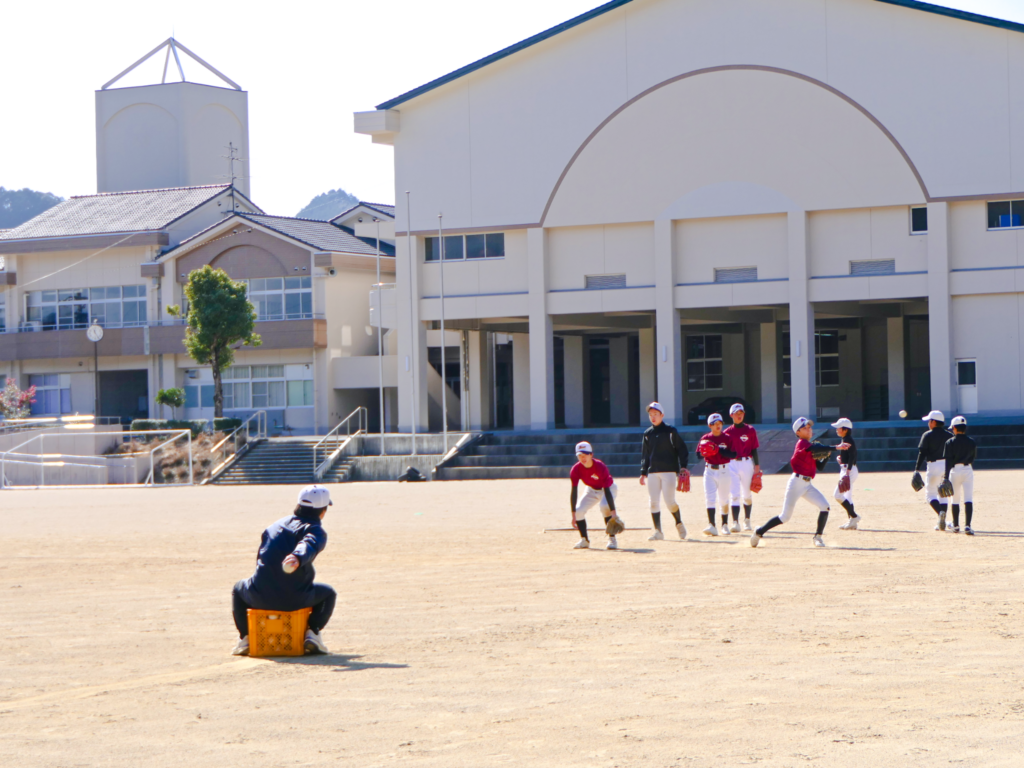 軟式野球クラブチーム「奥伊勢ライズ」の練習風景