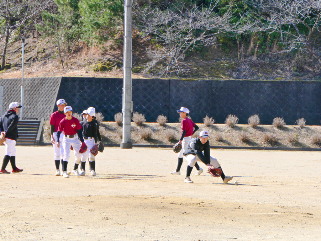 軟式野球クラブチーム「奥伊勢ライズ」の練習風景