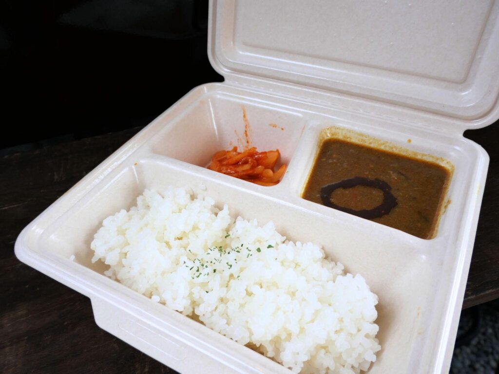 こだわりのスパイスカレー移動販売「てちやのカレー」